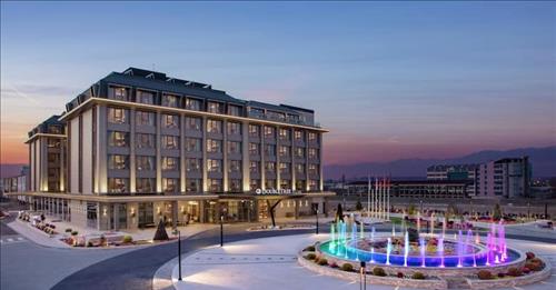 Отворени работни позиции во DoubleTree by HILTON