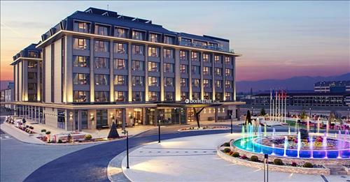 Отворени работни позиции во Double Tree by Hilton 